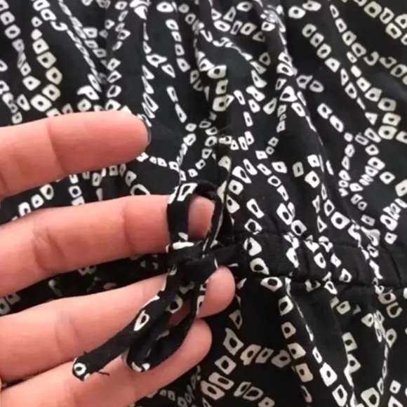 BabyGap Girl’s Black & White  Romper, 3 Years - Picture 8 of 9